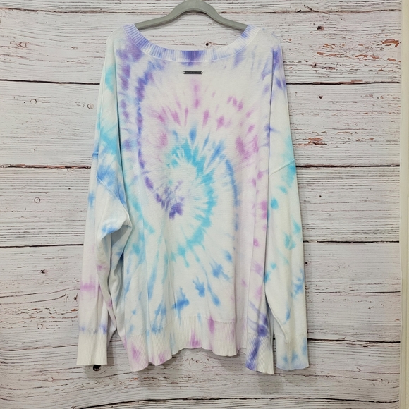 #005 Peace Love World Gem Tie-Dye Sweater - Picture 8 of 11